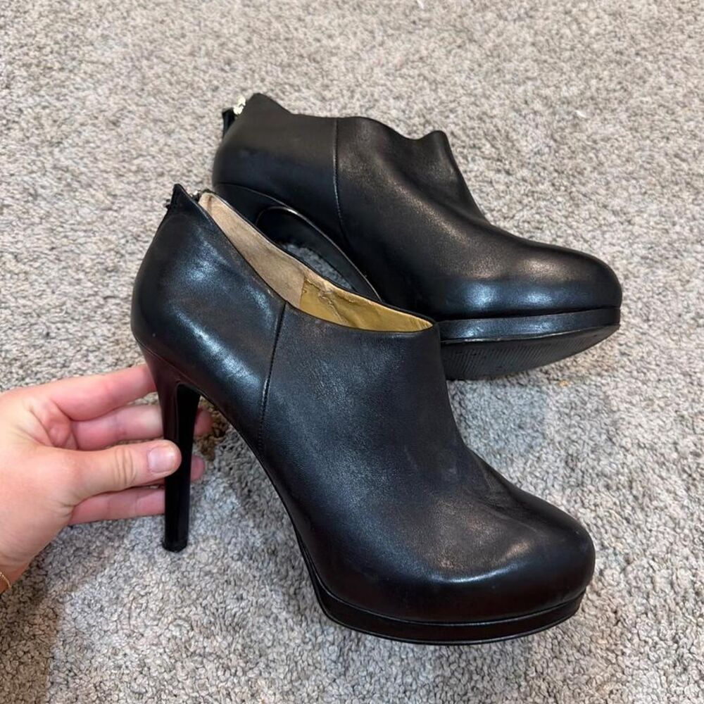 Nine-west Women's Black Courts